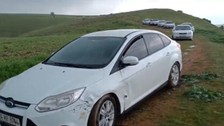 Siverek'te pikniğe giden vatandaşlar dolu sonrası araçları çamura saplanınca mahsur kaldı