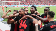Werder Bremen'i yenen Leverkusen, Bundesliga'da şampiyonluğunu ilan etti
