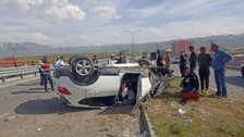 Van'da takla atan aracın içinde bulunan 5 kişi yaralandı