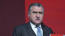 Bakan Osman Aşkın Bak'tan Ergin Ataman'a destek