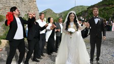 Türk kızları yine üzgün! Ukraynalı Aurika'ya 2 gün 2 gece düğün! 1 milyonluk takı geldi