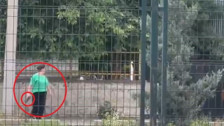 Kız öğrenci tabancayla okul kapısına dayandı