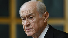Devlet Bahçeli Fatih Karagümrük rozeti taktı