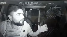 Taksi şoförüne satırlı saldırı kamerada!