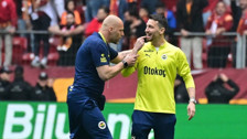 Galatasaray taraftarının Florya'da açtığı Mert Hakan pankartı gündem oldu
