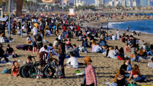 Avrupalılar turistlerin saygısızlığından bezdi! Protestolar başladı
