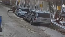Ordu'da ekmek almaya giden yaşlı kadına sokak köpeği saldırdı! O anlar kamerada