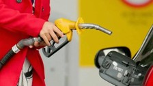 Otogazda indirim, motorinde zam bekleniyor