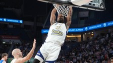 Fenerbahçe, Anadolu Efes'i yenerek final serisinde avantajı eline aldı