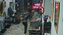 Marmaris’te dövmecilerin kavgası kanlı bitti, saldırı anı kamerada
