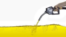 Benzine 1 lira 25 kuruş, motorine 1 lira 21 kuruş indirim