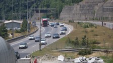 Gidiyorlar! Bolu Dağı geçişinde bayram tatili yoğunluğu başladı