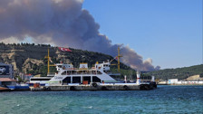 Çanakkale'de 14 saattir kontrol altına alınamayan orman yangınına havadan müdahale başladı