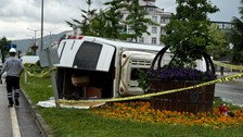 Ordu'da minibüs aydınlatma direğine çarptı: 1 ölü, 4 yaralı