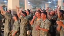Azerbaycan askerleri Türkiye'nin Çekya galibiyetini coşkuyla karşıladı