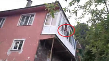 Kaçak elektrik kullanan şahıs ekiplere tüfek doğrulttu