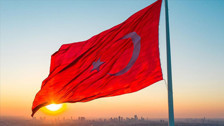 Türk bayrağına zarar veren provokatörlerinden biri daha yakalandı