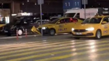 Sabiha Gökçen'de taksi terörü: Havalimanını birbirine kattı!