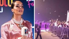 Van konserinde Bengü'ye " Ne mutlu Türk'üm diyene" tepkisi!