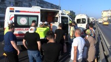 Küçükçekmece'de yol tartışması zincirleme kazayı getirdi: 13 yaralı