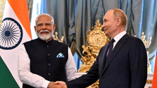 Putin ile Modi, Moskova'da görüştü