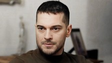 Çağatay Ulusoy'un "Gaddar" dizisinden aldığı ücreti sosyal medyada tartışma yarattı
