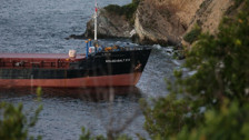Mudanya'da kargo gemisi karaya oturdu
