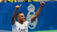 Kylian Mbappe resmen Real Madrid'de: Bernabeu'da imza töreni