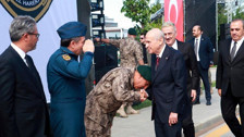 Bahçeli'nin elini öptüğü için tartışılan Özel Harekat Başkanı Süleyman Karadeniz konuştu