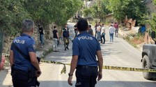 Eşini boynundan ve ayaklarından bağlayıp, darbetti