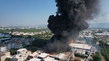 Bursa'da kağıt fabrikasında yangın! Felaketin boyutu dron ile görüntülendi