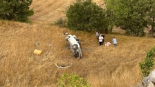 Tokat'ta uçurumdan düşen otomobilden sağ kurtuldular