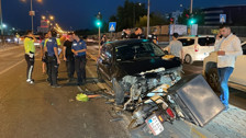 Diyarbakır'da otomobil, motosiklet ve yayalara çarptı: 5 yaralı