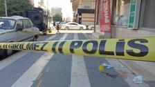 Diyarbakır'da husumetli ailelerin silahlı kavgası: 2 yaralı