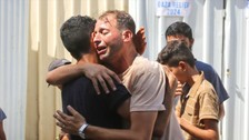 İkizlerine doğum belgesi almak için evden çıktı! Döndüğünde ise Katil İsrail tarafından katledilmişlerdi