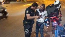 Polisten trafik magandasına "sesli" ders