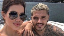 Wanda Nara Instagram hesabından başka bir erkekle dudak dudağa fotoğrafını paylaştı