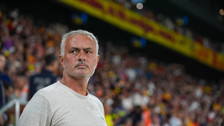 Mourinho neden soyunma odasına erken gitti? Maçtan sonra açıkladı