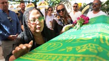 Ünlü şarkıcı Safiye Soyman oğlunun ölümünden günler sonra sahneye çıktı
