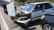 Amasya'da iki otomobilin çarpıştığı kazada 3 kişi yaralandı