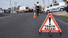 Kahramanmaraş'ta refüjü aşan hafif ticari araç otomobille çarpıştı 6 kişi yaralandı