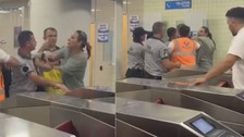 Marmaray'da kadın yolcu ile güvenlik görevleri arasındaki kavga kamerada