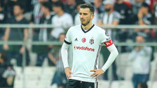 Oğuzhan Özyakup futbol kariyerine veda etti