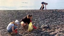 Ruslar'dan Antalya'da sahil temizliği