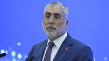 Bakan Vedat Işıkhan'dan CHP'yi hedef aldı: "Körfez kokudan geçilmiyor, borçlar katlanıyor"