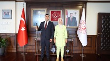 Türkiye'nin ilk görme engelli hakim yardımcısı Sabit Kılıç görevine başladı