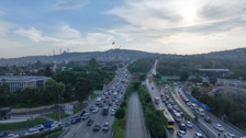 İstanbul'da haftanın üçüncü iş gününde de trafik yoğunluğu yaşanıyor