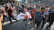 Katil İsrail'in Gazze'de BM okuluna düzenlediği saldırıda 14 kişi hayatını kaybetti