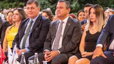 Özgür Özel Ak Partililere 'geri zekalı' diyen Dilruba adına herkesten özür diledi