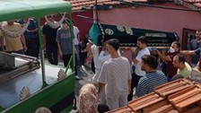 Beyoğlu'nda annesini öldürüp iki gün cesediyle yaşadı
